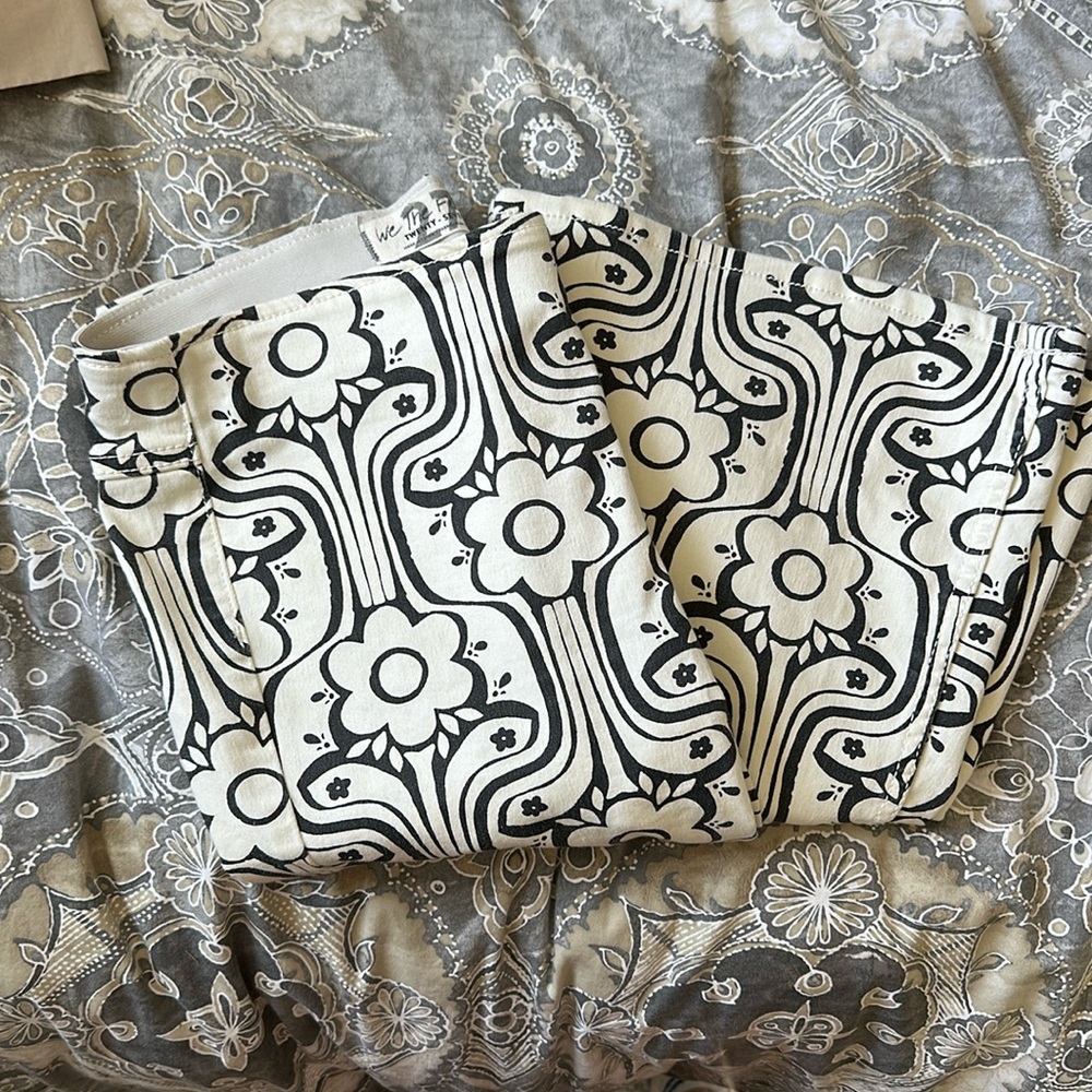 We the Free Penny Pull-On Printed Flare Jeans Size 27